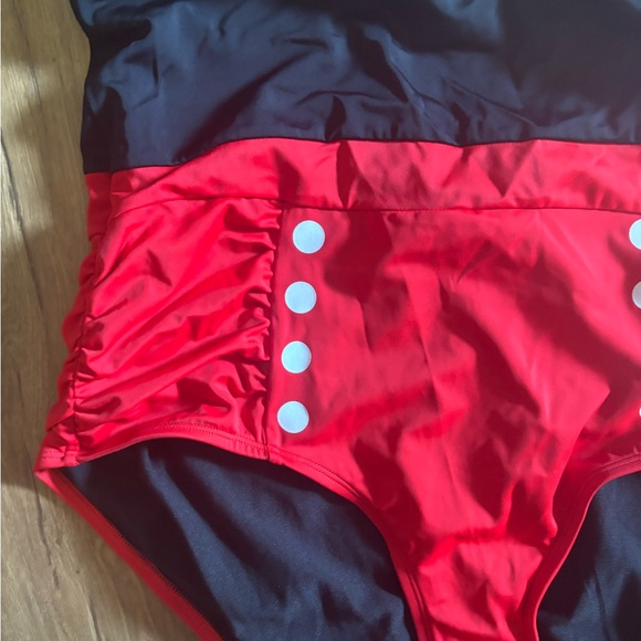 Disney plus size 2 one piece Minnie Mouse swimsuit - Picture 5 of 6